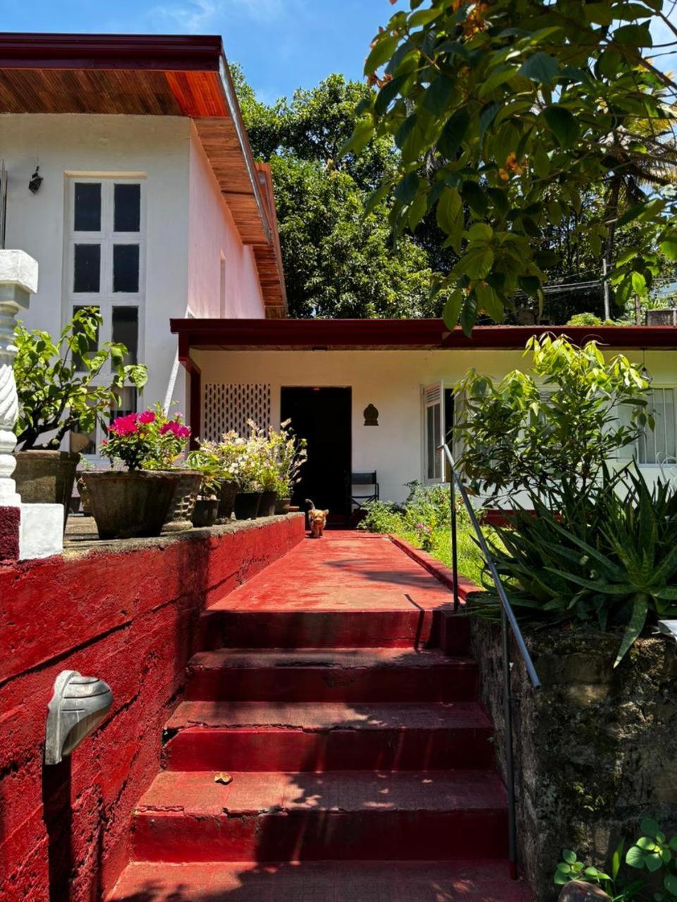 No 06 Veediya Bandara Lane Bahirawakanda Kandy Exterior foto